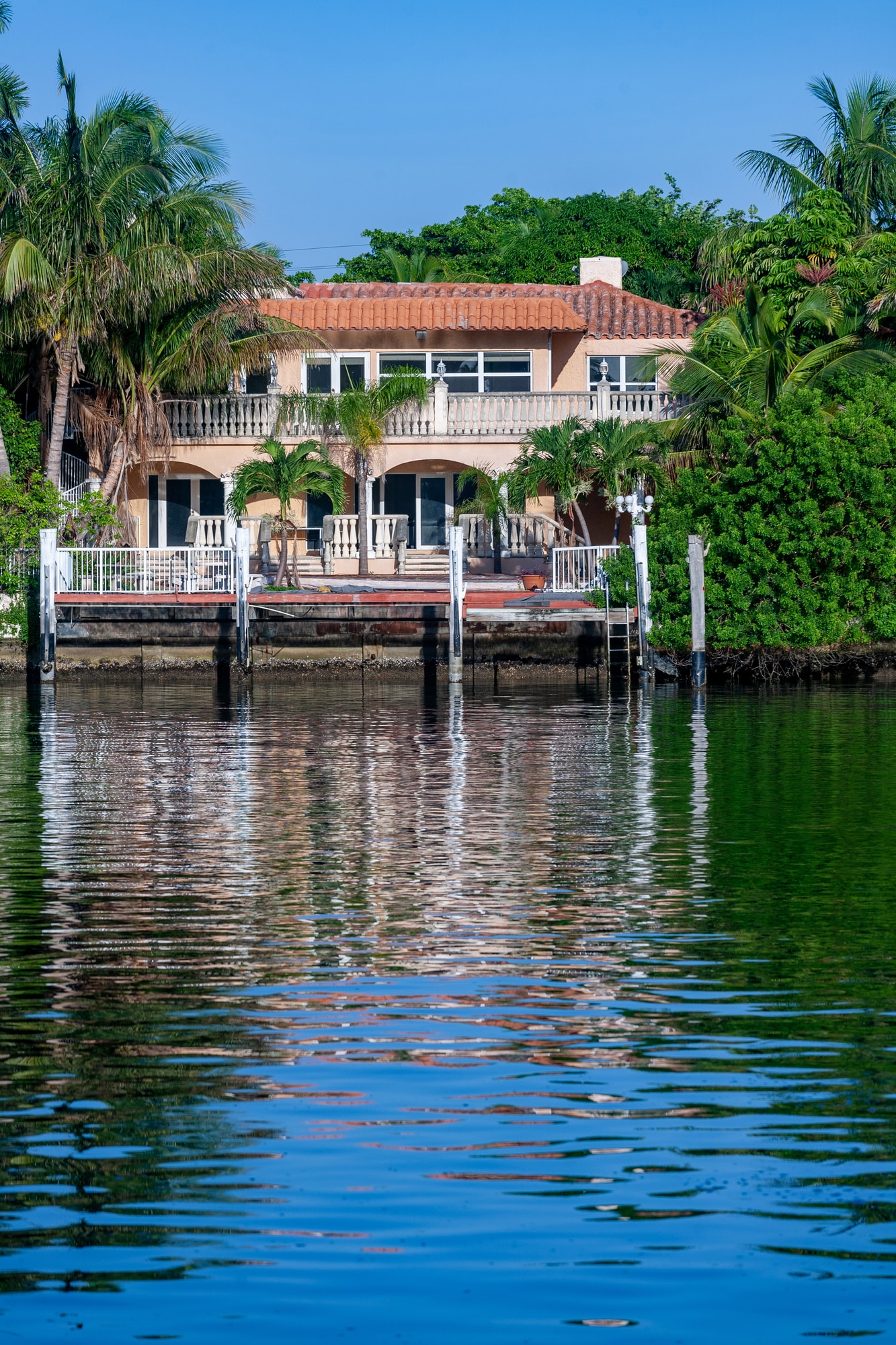 House on the water protected by flood insurance